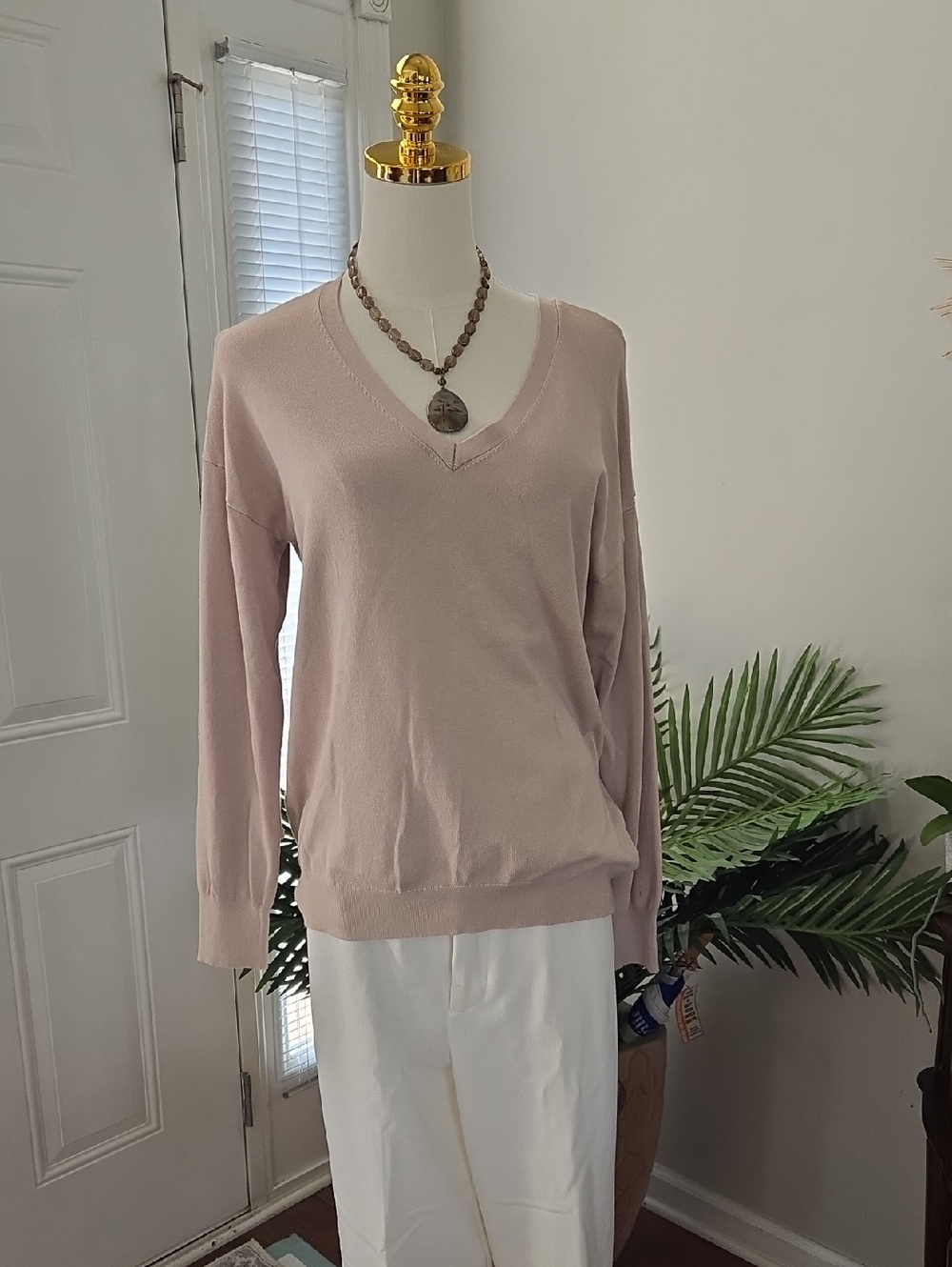 Ellen Tracy V-Neck Sweater in Dusty Rose